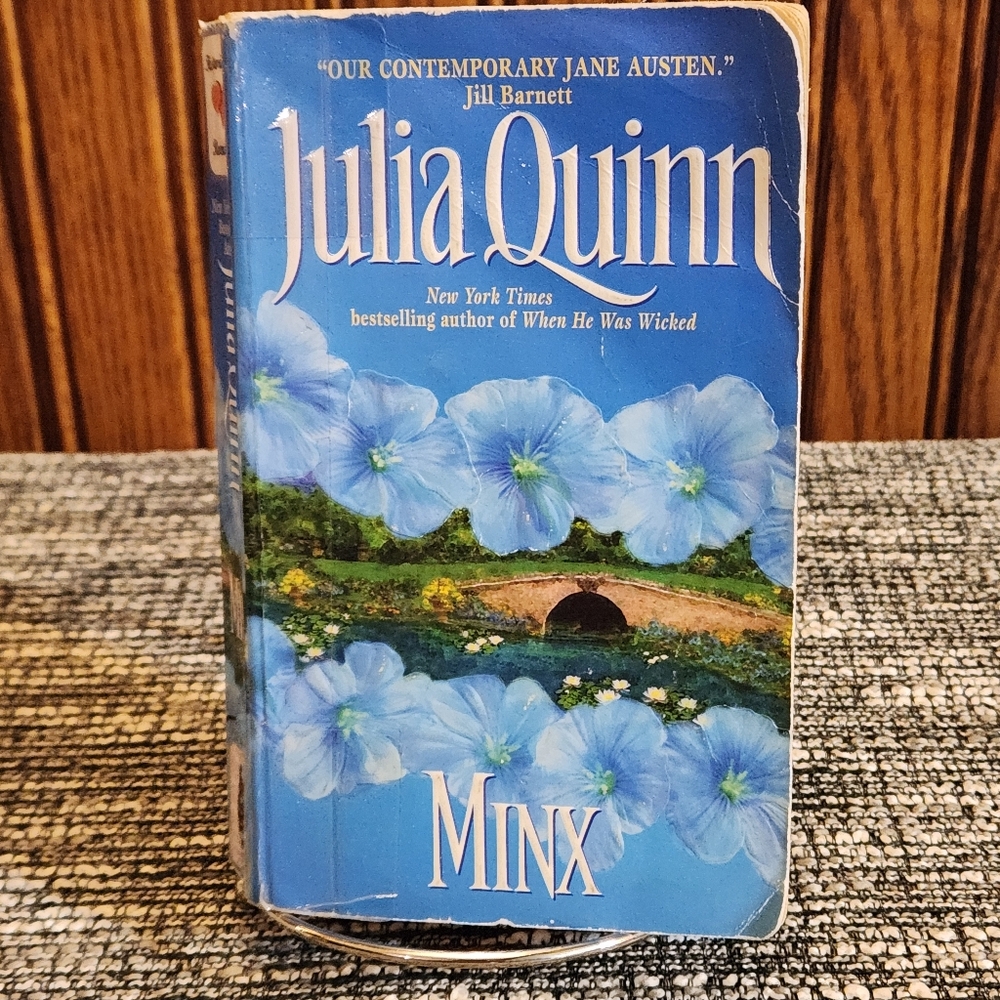 5/$20 Julia Quinn Minx Paperback Book